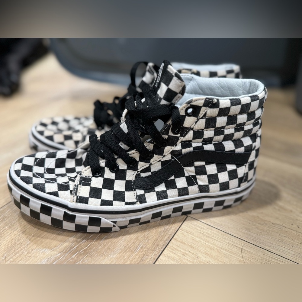 Vans Skateboard Shoe Black/White, kids size 3.5